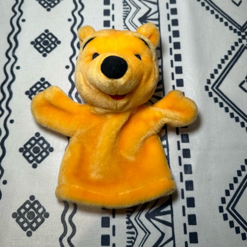 Vintage @ The‎ Walt Disney Company/ Mattel- Winnie the Pooh Puppet.